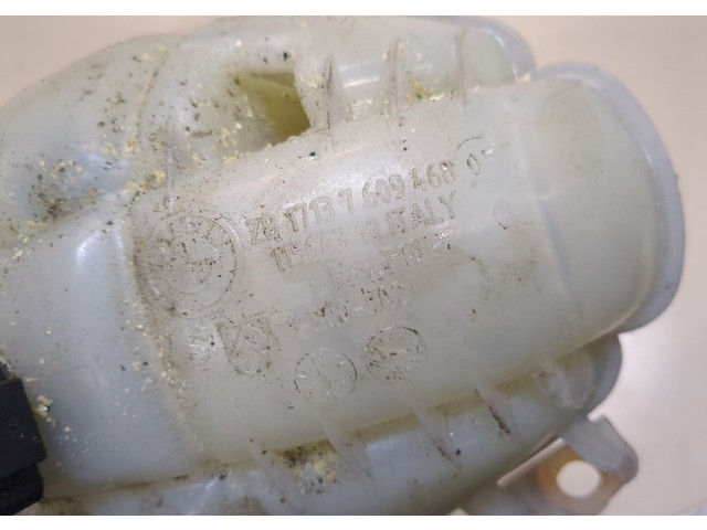 Бачок расширительный  BMW 3 F30 2012-2019 7609468   