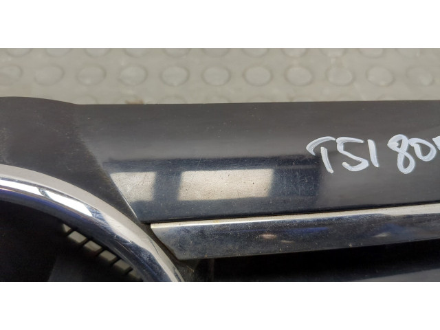 Решетка радиатора  Mercedes CLK W209 2002-2010          