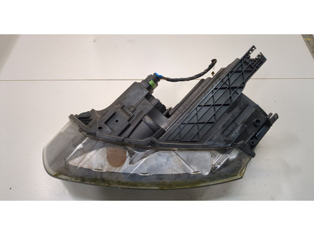 Фара передняя Audi Q3 2011-2014 правая