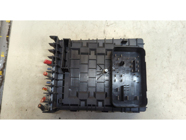 Блок предохранителей  Skoda Yeti 2013-2018         