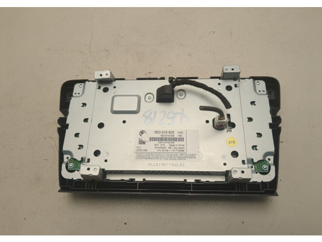 Дисплей мультимедиа  Skoda Octavia (A7) 2013-2023 5E0919605       