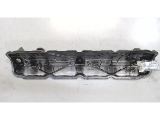 Клапанная крышка двигателя ДВС Nissan Primastar 1.9