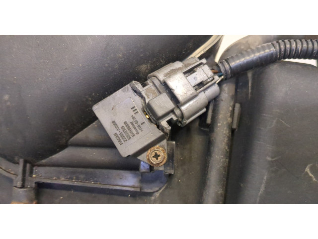 Клапанная крышка двигателя ДВС  Nissan Note E11 2005-2013 1.4     