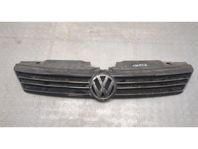 Решетка радиатора Volkswagen Jetta 6 2010-2018 5C6853651QWA