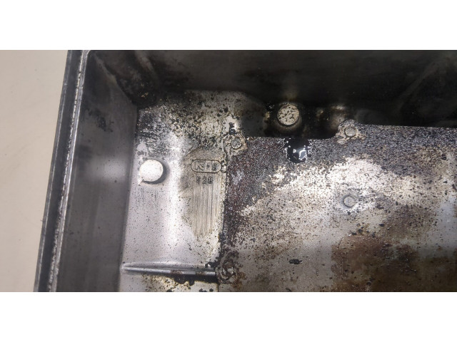 Клапанная крышка двигателя ДВС Mitsubishi Pajero / Montero 2000-2006 3.2