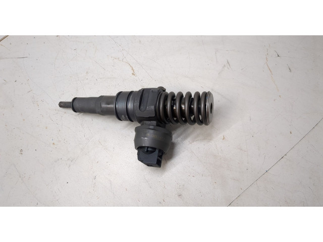 Форсунка топливная  Skoda SuperB 2001-2008    038130073BA, 038130079FX     