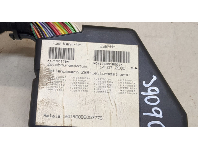 Блок предохранителей Volkswagen Golf 4 1997-2005