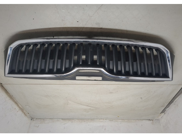 Решетка радиатора  Skoda Rapid          