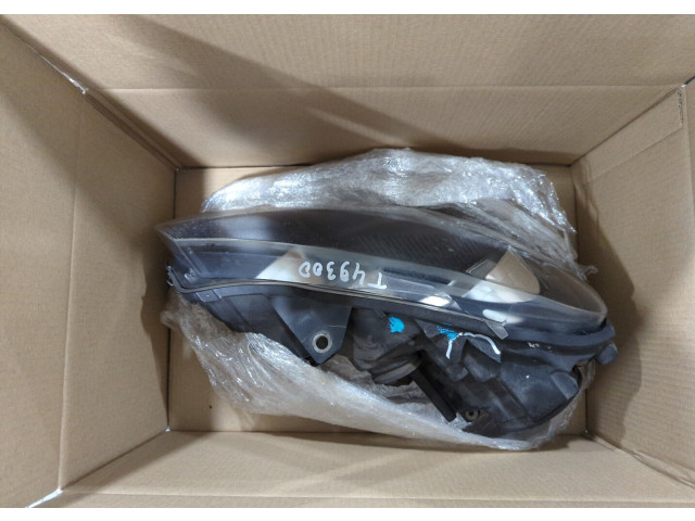 Фара передняя Volkswagen Golf 6 2009-2012 правая