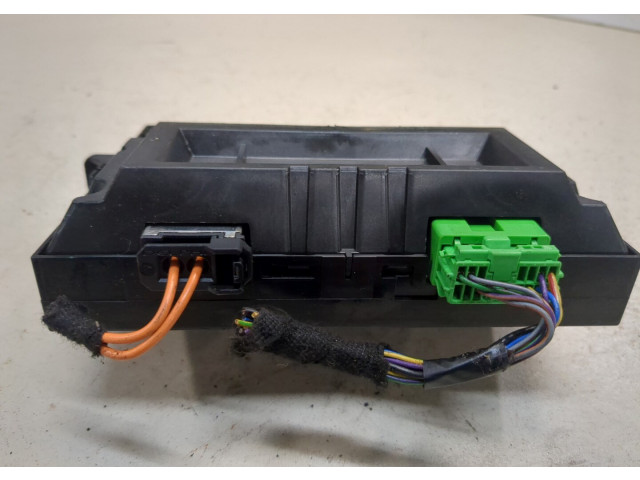 Дисплей бортового компьютера  Volvo XC60 2008-2017 30772584        