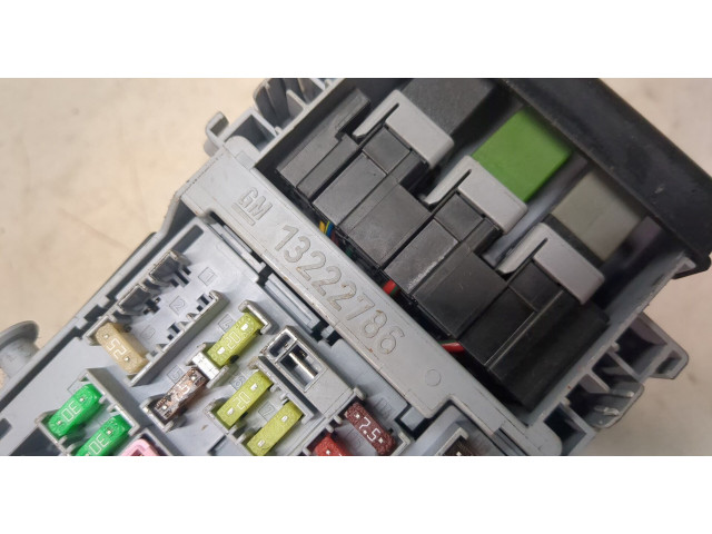 Блок предохранителей  Chevrolet Orlando 2011-2015          1.8