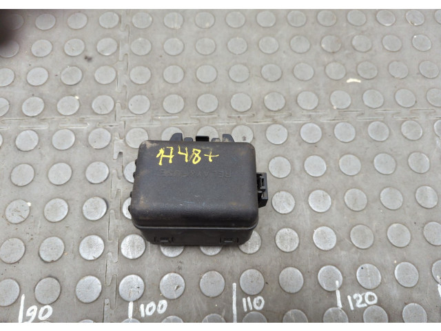 Блок предохранителей  Toyota Highlander 2 2007-2013         