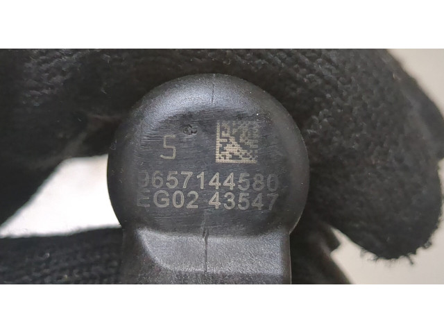 Форсунка топливная  Citroen Jumpy (Dispatch) 2007-2016    9657144580     