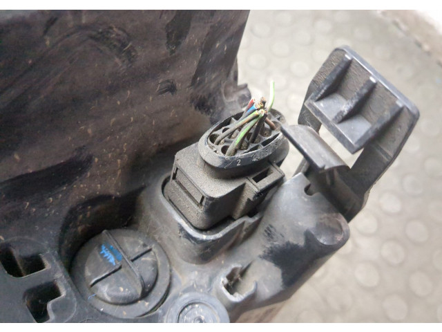 Фара передняя  Ford Focus 2 2008-2011 правая 