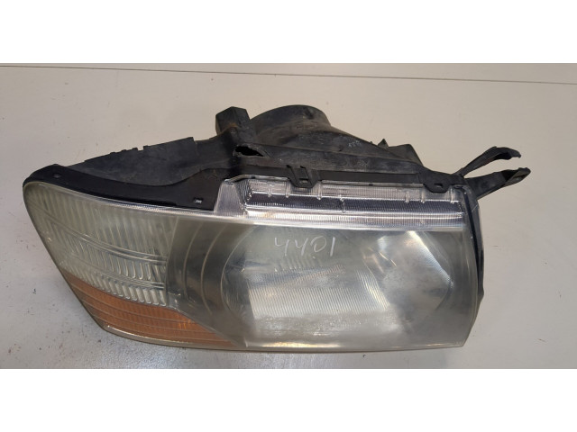Фара передняя Mitsubishi Pajero / Montero 2000-2006 правая