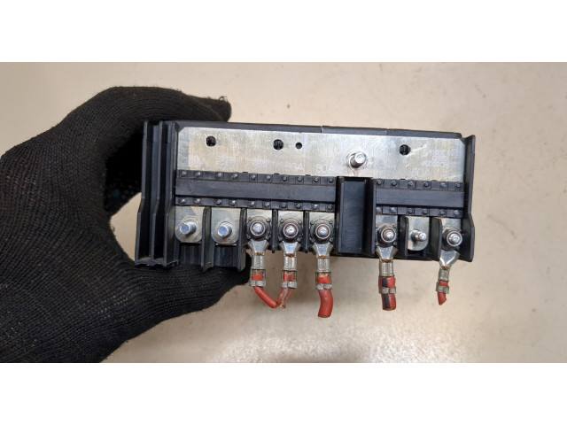 Блок предохранителей Audi Q3 2011-2014