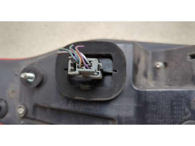 Задний фонарь          