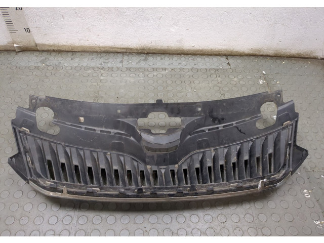 Решетка радиатора  Skoda Rapid 2012-2020          5JA853651, 5JA853607