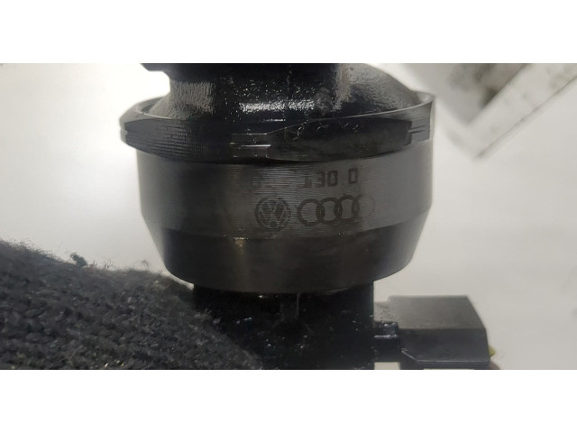 Форсунка топливная Volkswagen Golf Plus 038130073AG