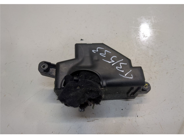 Блок предохранителей  Skoda Octavia (A5) 2008-2013      1K2941824     1.6