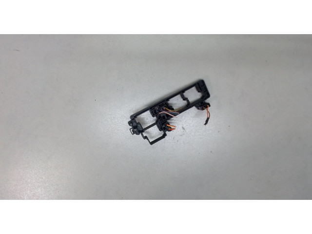 Блок предохранителей  Volkswagen Passat CC 2012-2017      1K937503B     2