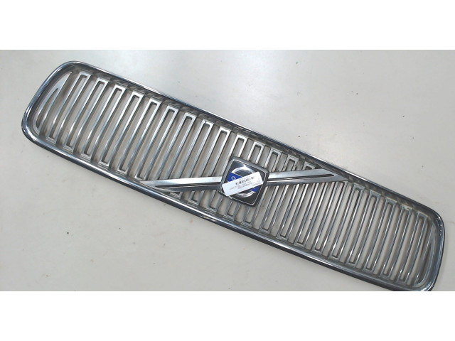 Решетка радиатора  Volvo V50 2007-2012           8678680