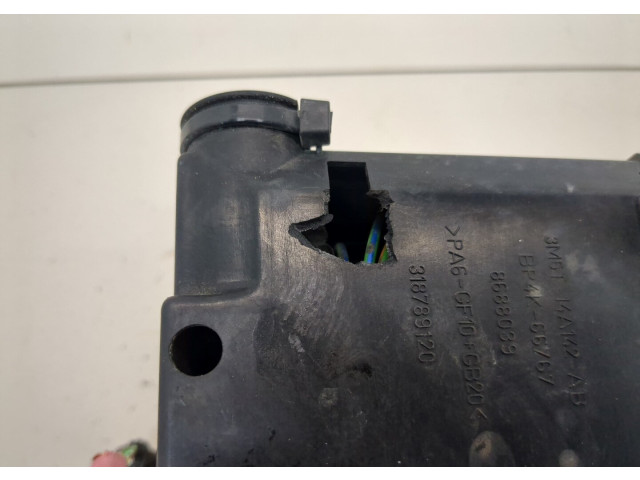 Блок предохранителей  Ford Focus 2 2005-2008         