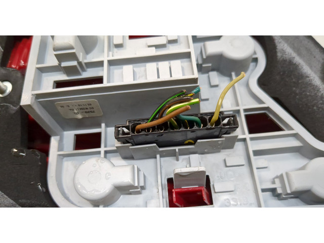 Задний фонарь          