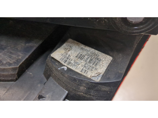 Задний фонарь Nissan Qashqai 2006-2013