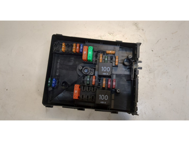 Блок предохранителей Volkswagen Caddy 2004-2010 096470238e 2