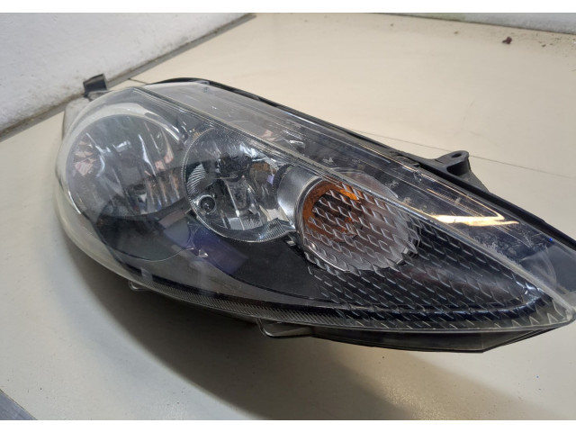 Фара передняя  Ford Fiesta 2008-2013 правая 