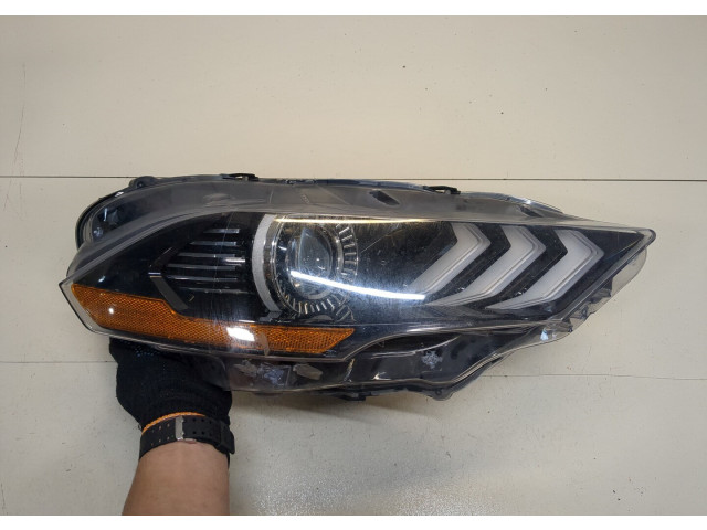 Фара передняя  Ford Mustang 2017- правая 