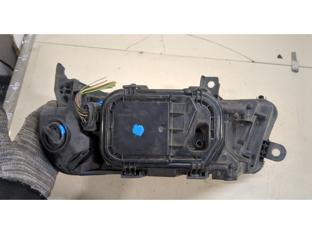 Фара передняя  Audi A6 (C6) 2005-2011 правая 
