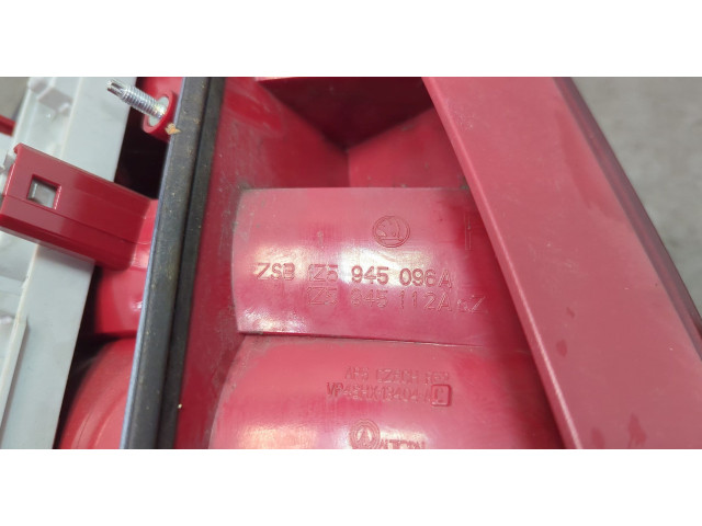 Задний фонарь