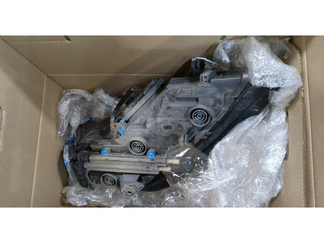 Фара передняя  Volkswagen Phaeton 2010-2016 левая 