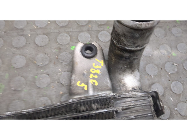 Интеркулер  KIA Carnival 2001-2006 2.9      