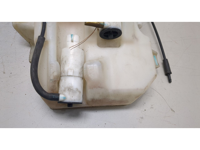 Бачок омывателя Chevrolet Tahoe 2006-2014 25731418