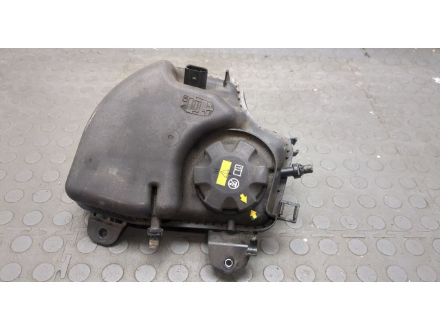 Бачок расширительный BMW 5 G30, G31 2017-2023 17138607137, 8607137