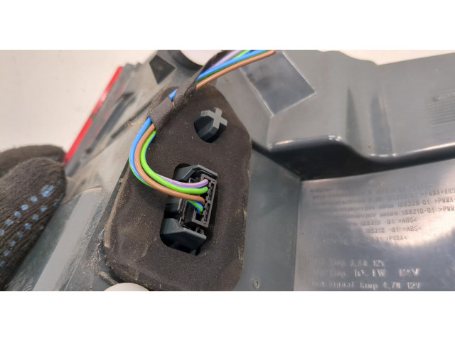 Задний фонарь          