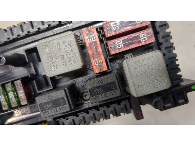 Блок реле  Mercedes C W204 2007-2013         