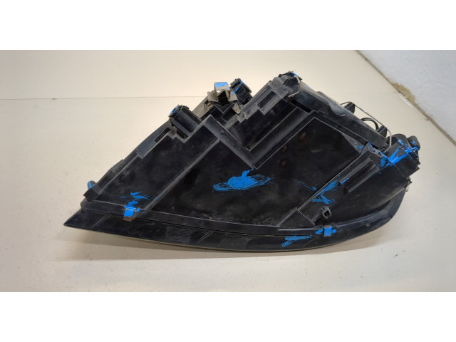 Фара передняя Volvo S40 2004- правая