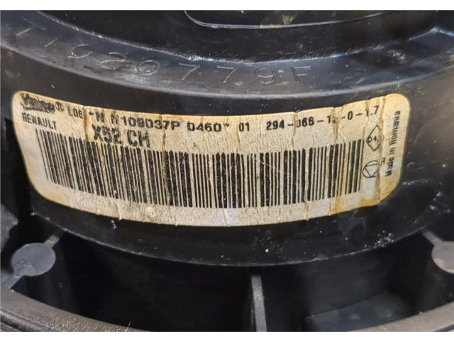 Моторчик печки Dacia Sandero 2012- 272102798R 272102798R