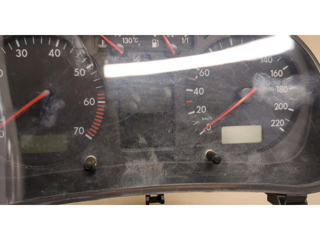 Панель приборов Volkswagen Golf 4 1997-2005 1J0920821X