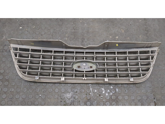 Решетка радиатора  Ford Explorer 2001-2005          