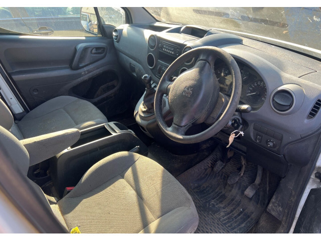 Форсунка топливная  Peugeot Partner 2008-2012    0445110311     