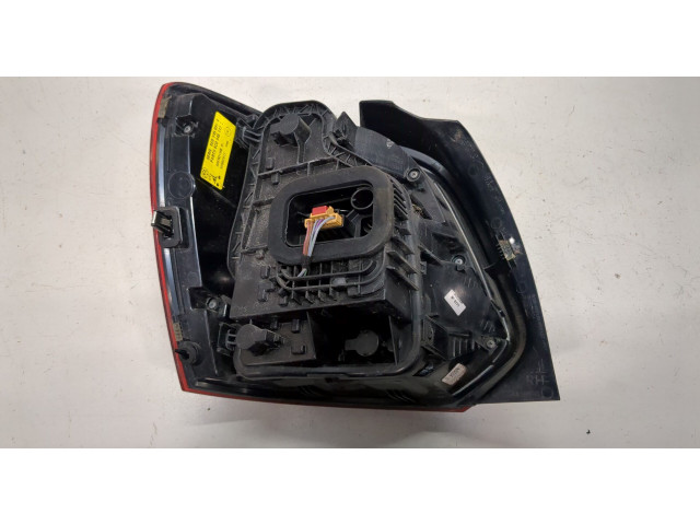 Задний фонарь          