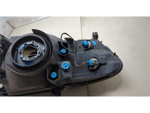 Фара передняя  Mitsubishi Pajero / Montero 2000-2006 левая 