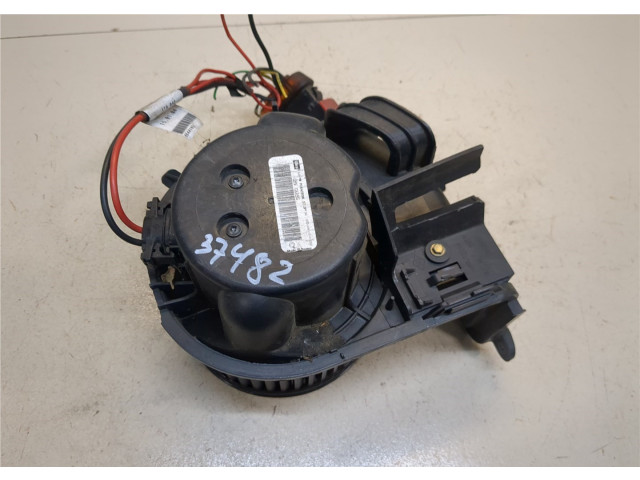 Моторчик печки  Renault Clio 1998-2008 7701051271, f664990h     7701051271, f664990h   