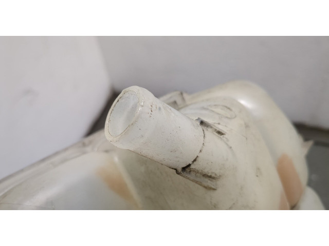 Бачок расширительный Mazda 3 (BK) 2003-2009 3M5H8K218