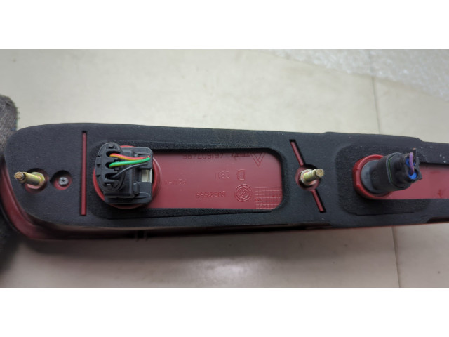 Задний фонарь          